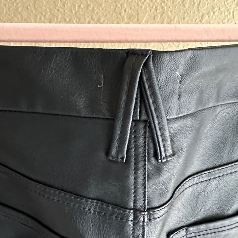 BOGO Good American Black Faux Leather Straight-Leg Pants - Picture 6 of 7